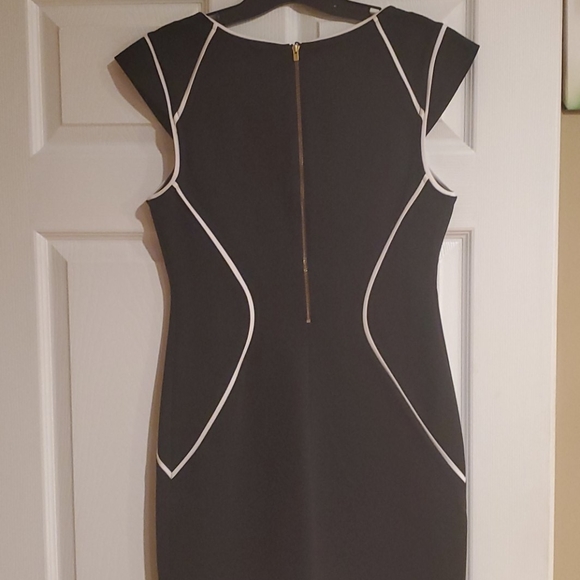 Express dress - Picture 5 of 5